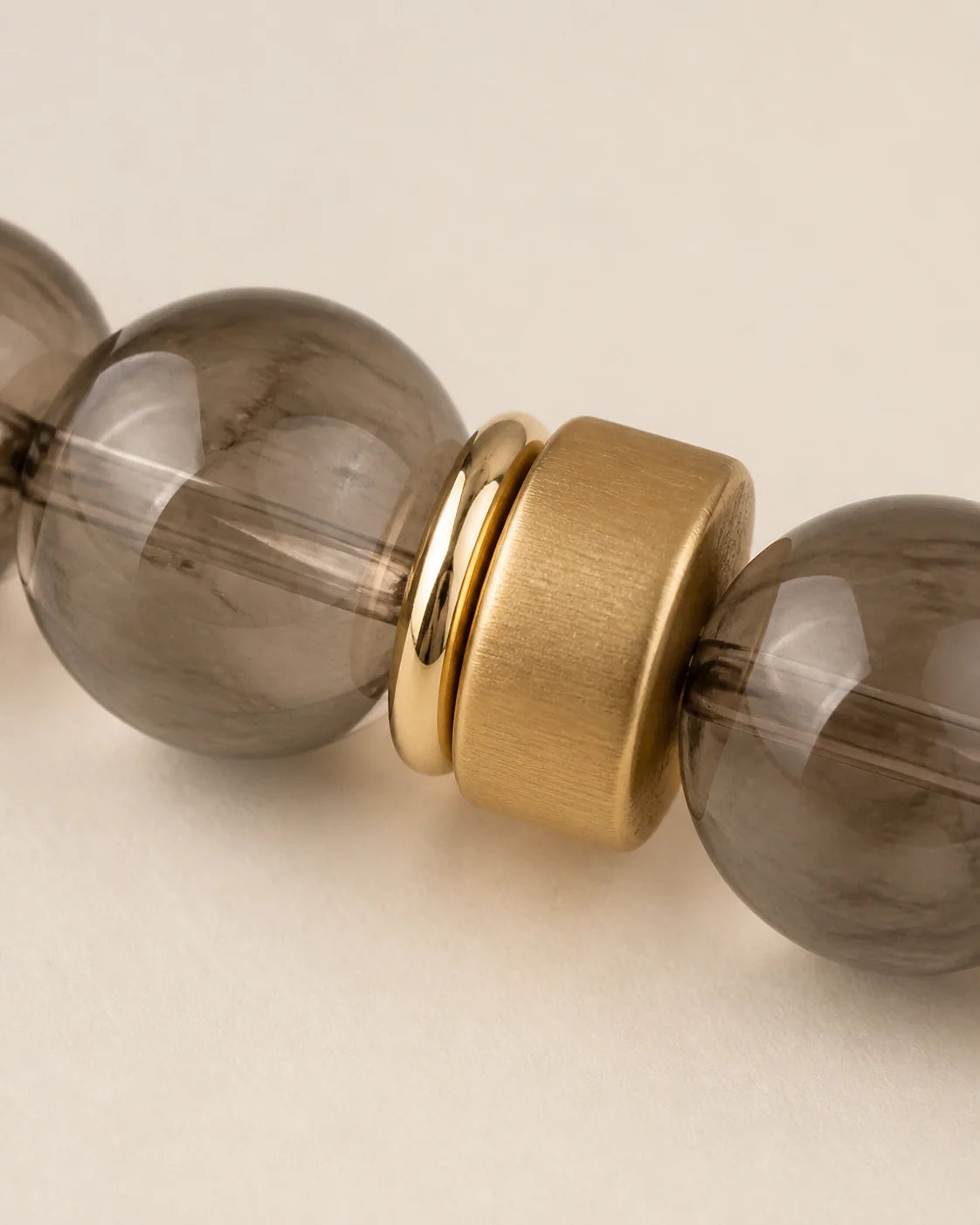 Close study of a restrained spacer detail