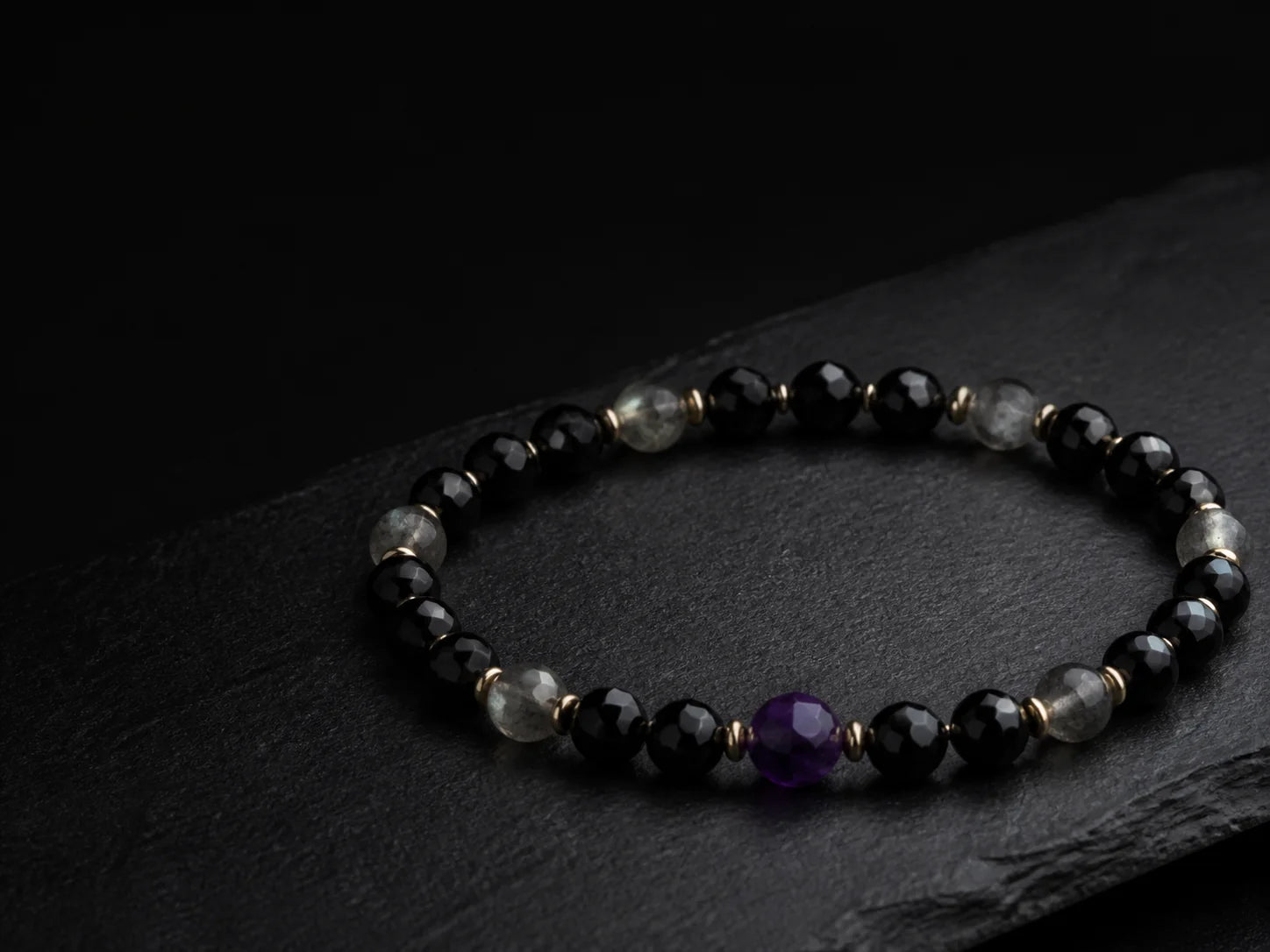 Midnight AUVRESSA bracelet mood study