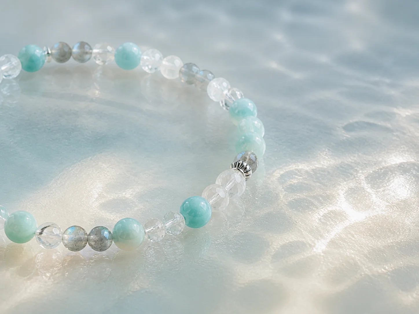 Ocean AUVRESSA bracelet mood study