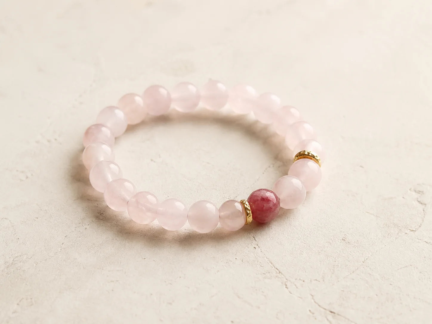 Soft Rose AUVRESSA bracelet mood study
